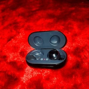 Samsung Galaxy Buds Pro - Phantom Black Only Has ( Right) Headset Bud & Case